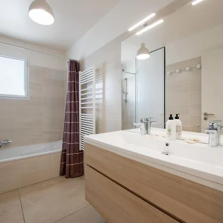 3-br Rooftop With Jacuzzi & Parking * 戛纳