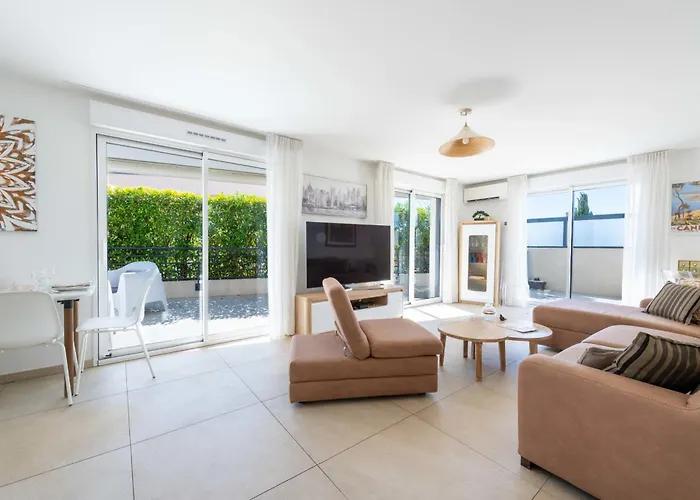 3-br Rooftop With Jacuzzi & Parking *
