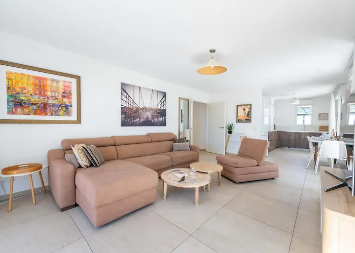 3-br Rooftop With Jacuzzi & Parking *