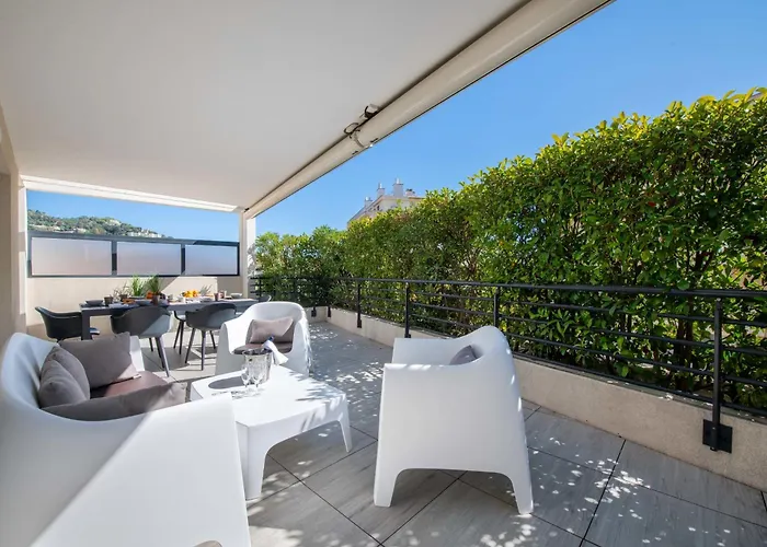 Daire 3-br Rooftop With Jacuzzi & Parking *