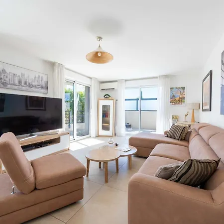 3-br Rooftop With Jacuzzi & Parking