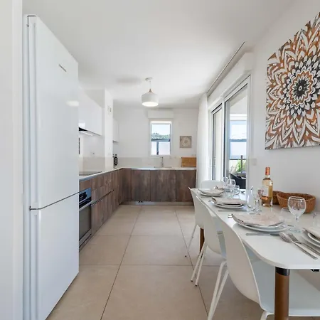 3-br Rooftop With Jacuzzi & Parking דירה קאן