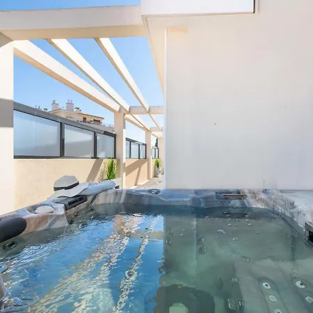3-br Rooftop With Jacuzzi & Parking * קאן