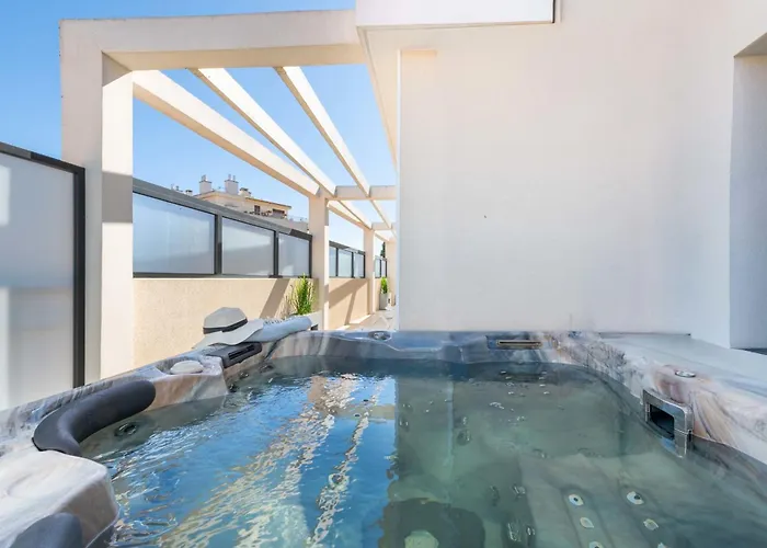3-br Rooftop With Jacuzzi & Parking * Cannes