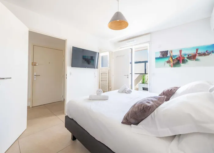 3-br Rooftop With Jacuzzi & Parking
