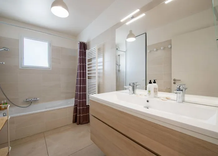 3-br Rooftop With Jacuzzi & Parking * Cannes