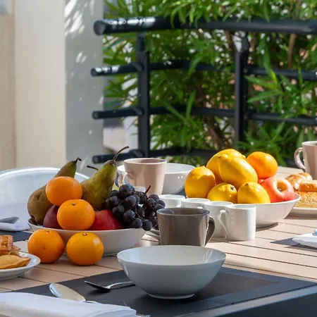 3-br Rooftop With Jacuzzi & Parking Appartement