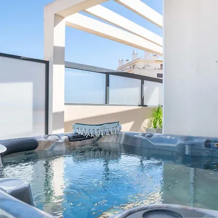 Appartement 3-br Rooftop With Jacuzzi & Parking *