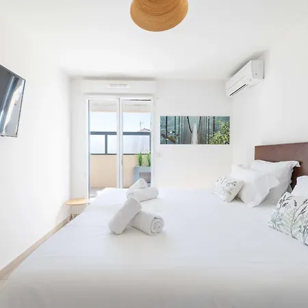 3-br Rooftop With Jacuzzi & Parking Appartement *